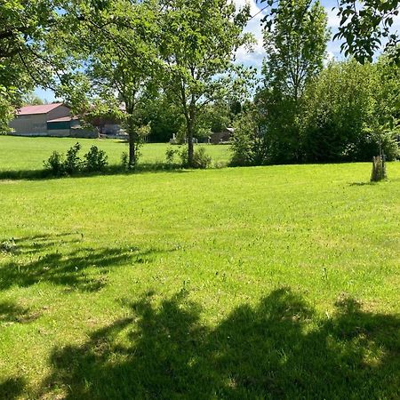 Ruhige Ferienwohnung Inklusive Garten Souterrain - Neu Renoviert Lachen Εξωτερικό φωτογραφία