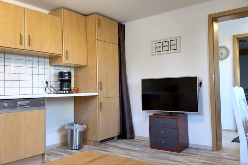 Ruhige Ferienwohnung Inklusive Garten Souterrain - Neu Renoviert Lachen Εξωτερικό φωτογραφία